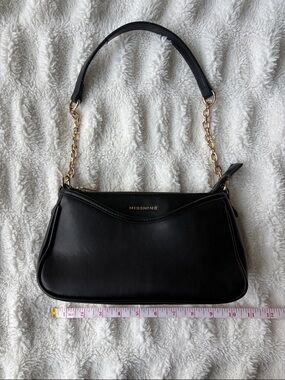 Missnine Black Chain-Handle Shoulder Bag
